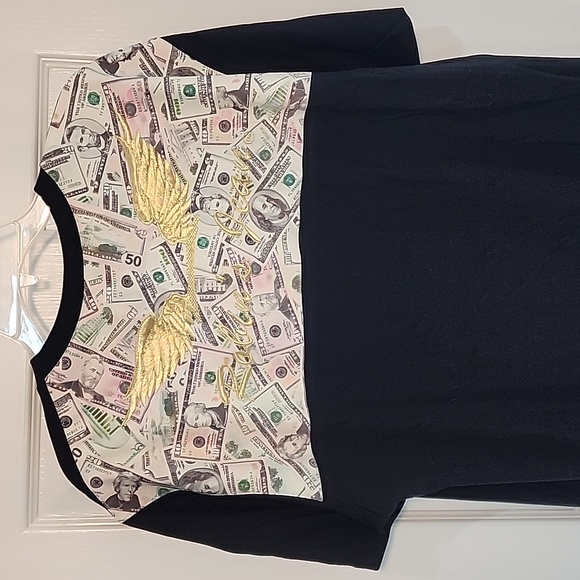 Robin's Jean Show Me the Money Tee - Picture 2 of 4